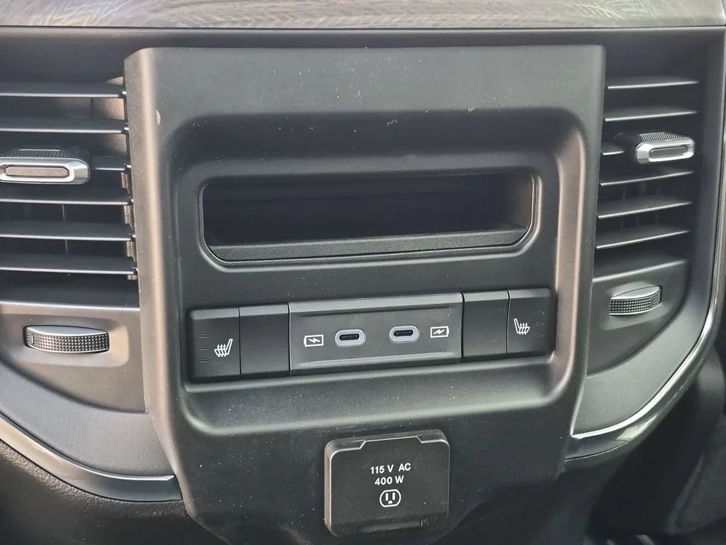 New 2026 Diamond Black Crystal Pearl-Coat Exterior Paint RAM Laramie image 23