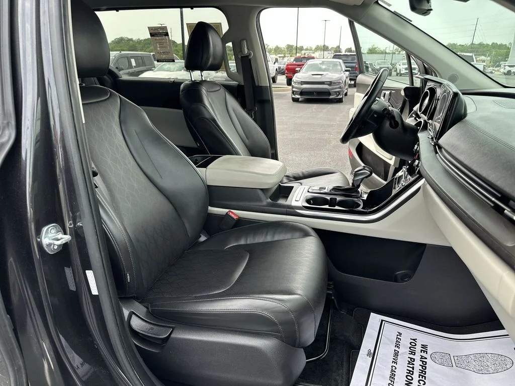 Used 2024 Gray Kia EX image 31