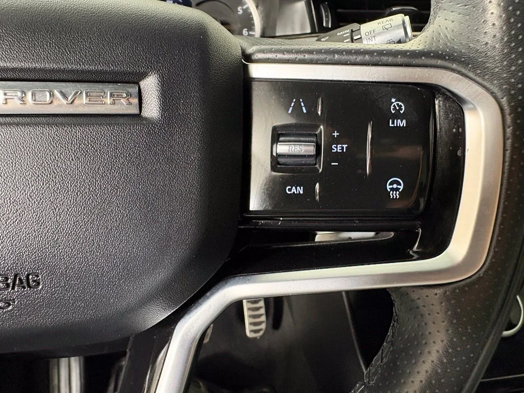 Used 2022 Silver Land Rover Dynamic image 26
