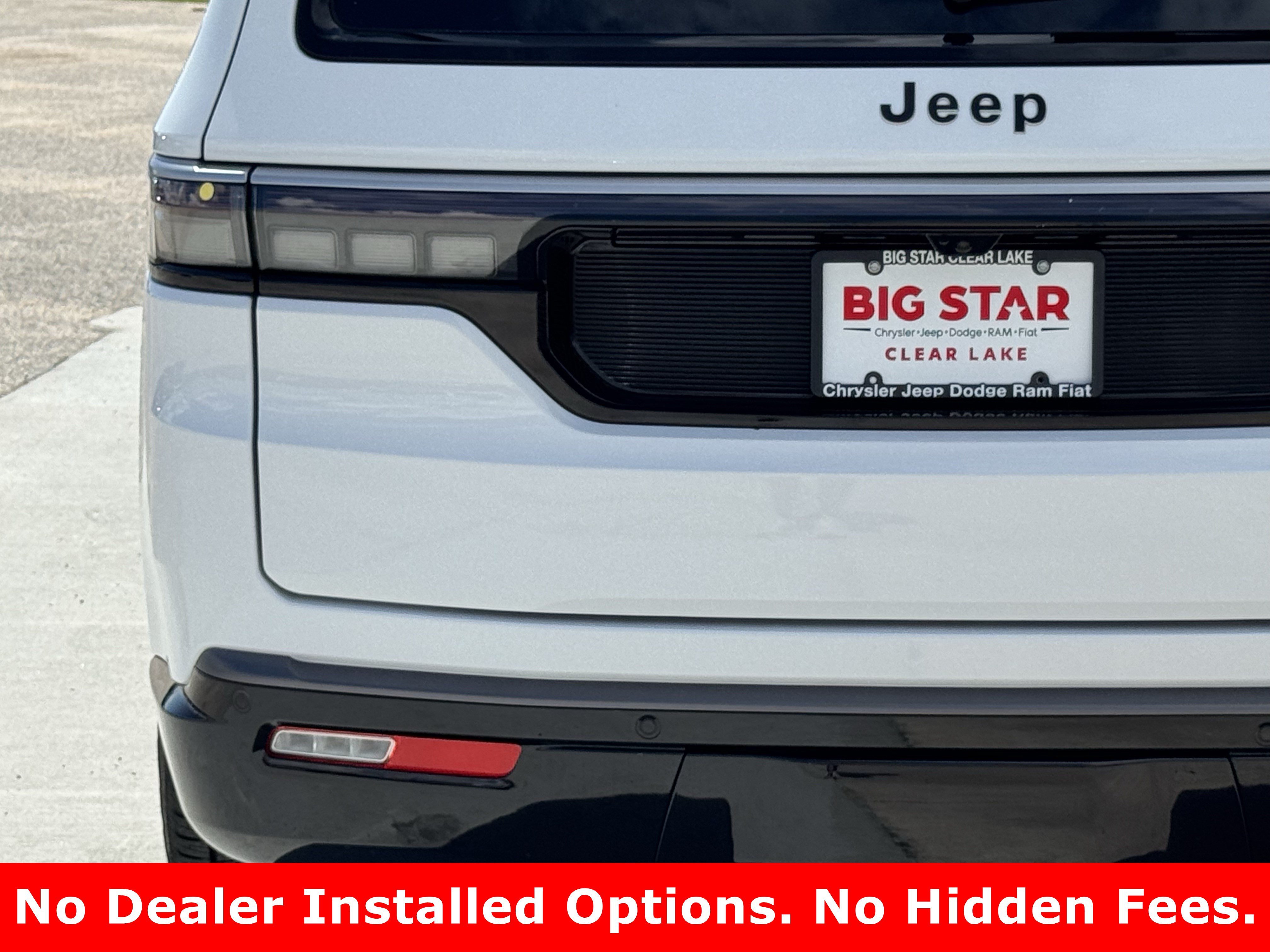 New 2026 Bright White Clear-Coat Exterior Paint Jeep 4x2 image 10