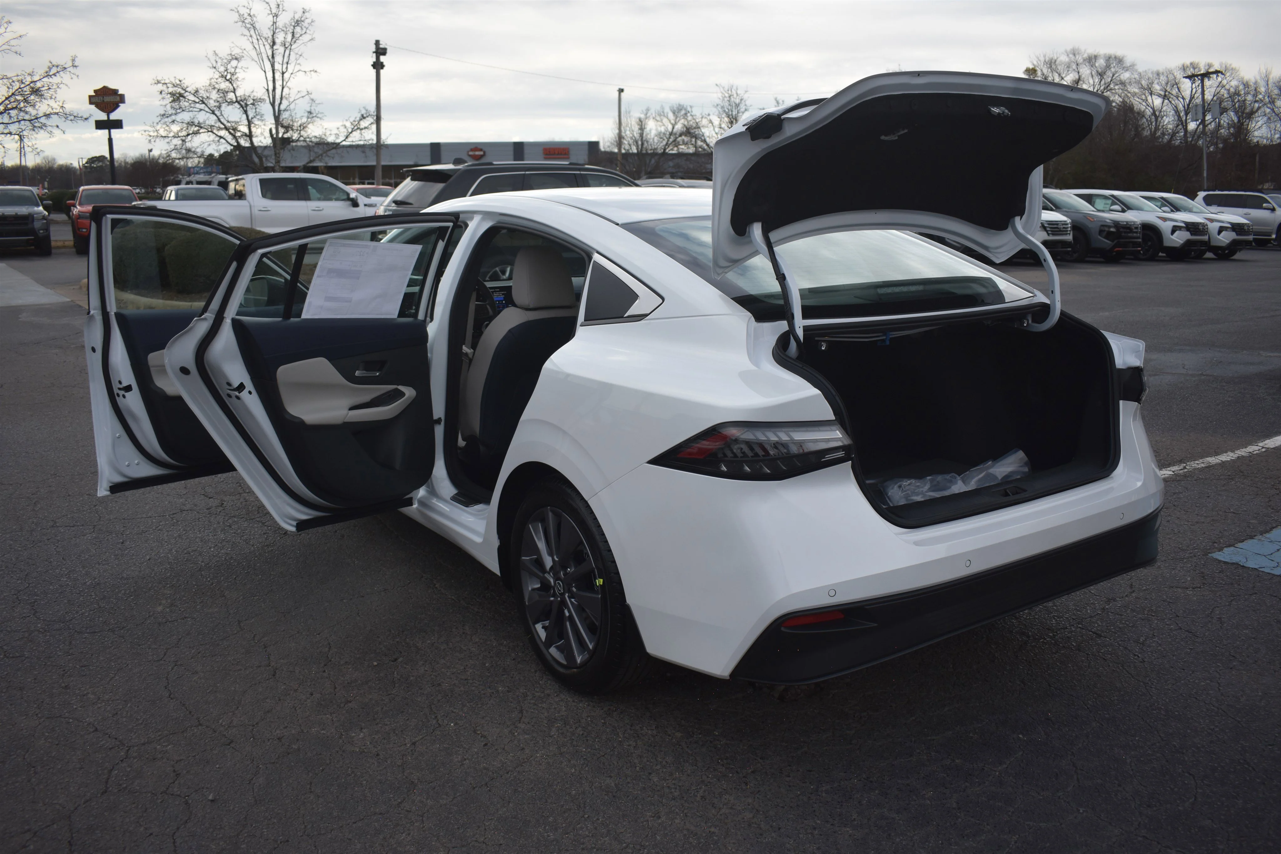New 2026 Aspen White Tricoat Nissan SL image 16