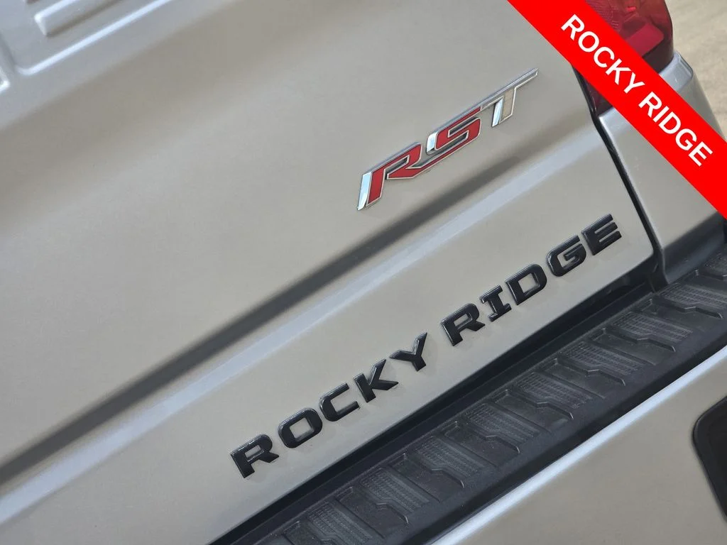 2021 Chevrolet Silverado 1500 RST - Photo 8