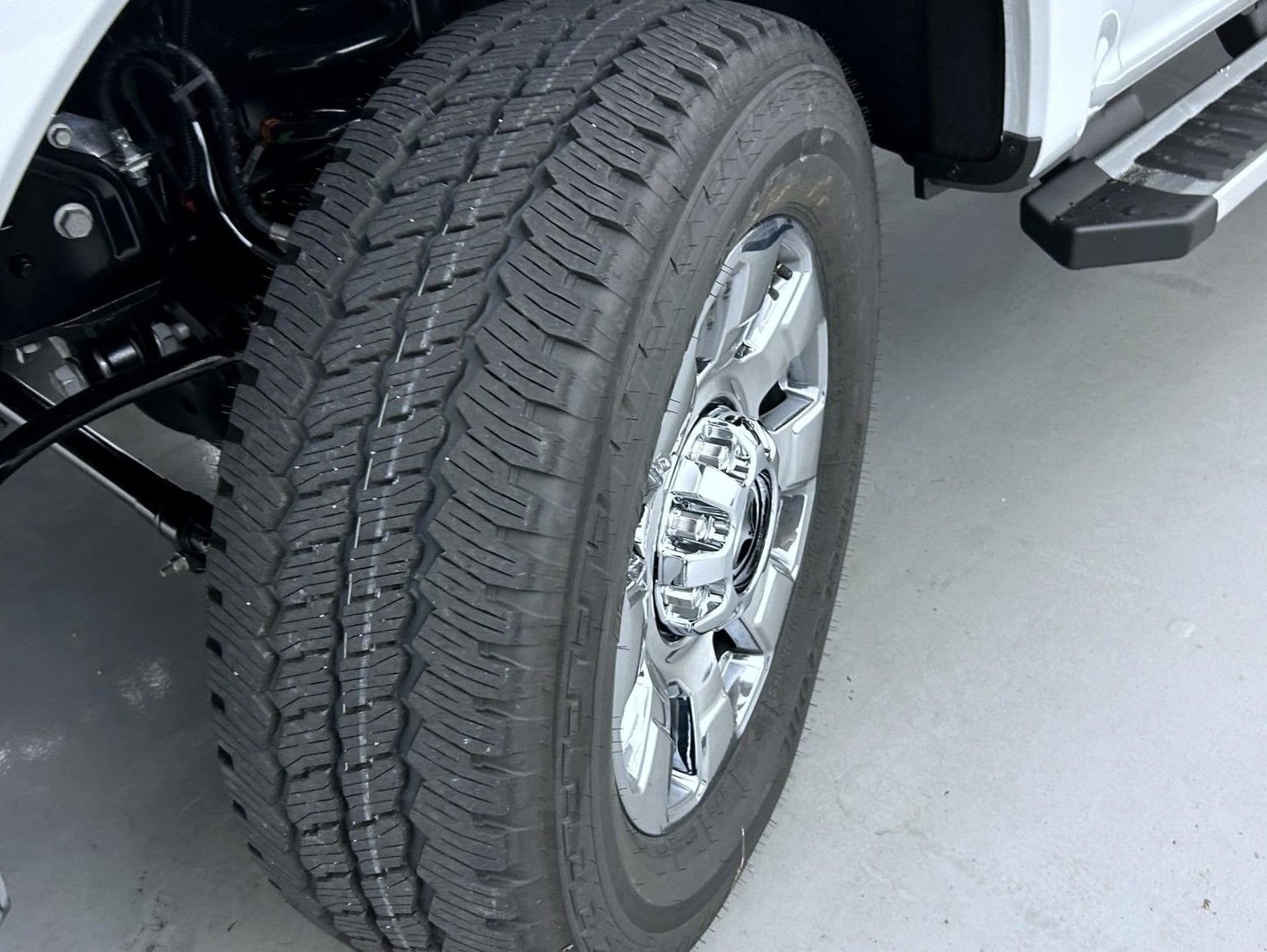 New 2026 Avalanche Ford Lariat image 24