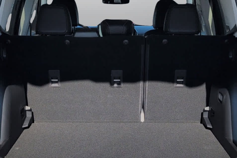 New 2025 Carbonized Gray Metallic Ford Outer Banks® image 11