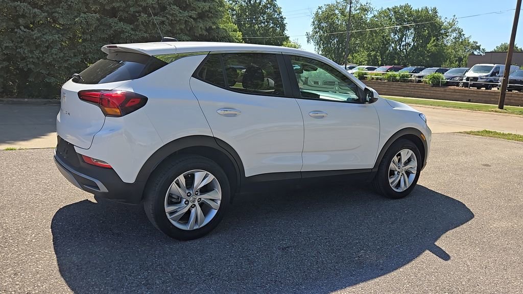Used 2024 Summit White Buick Preferred image 37