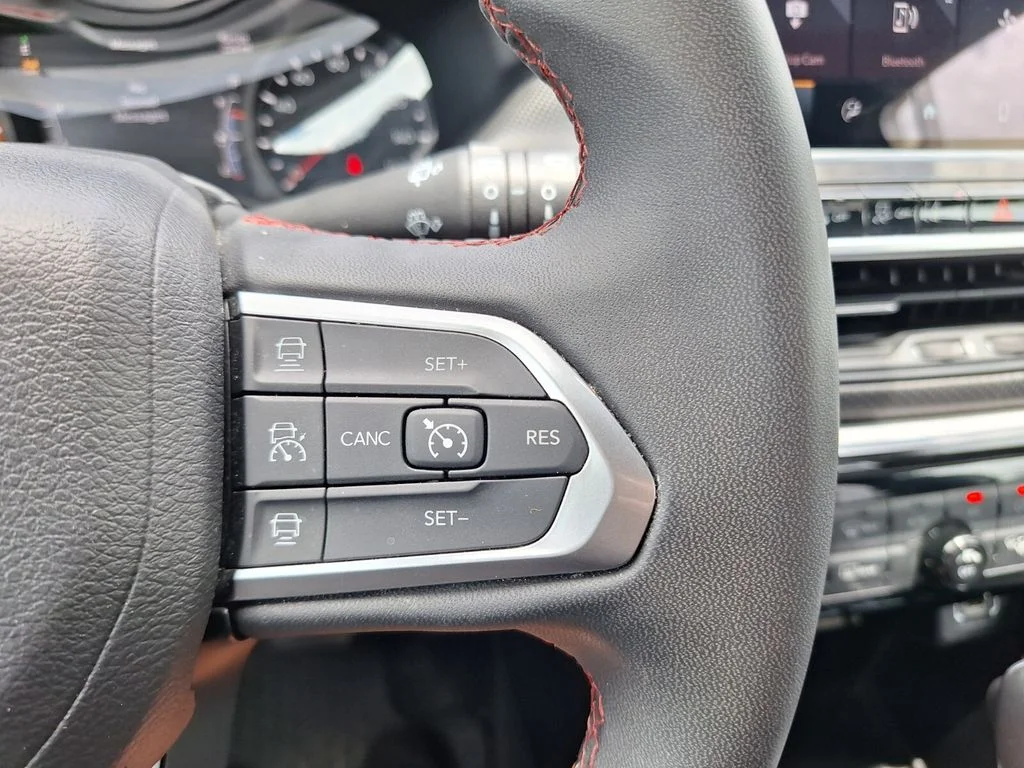 Used 2024 Silver Jeep Trailhawk image 22