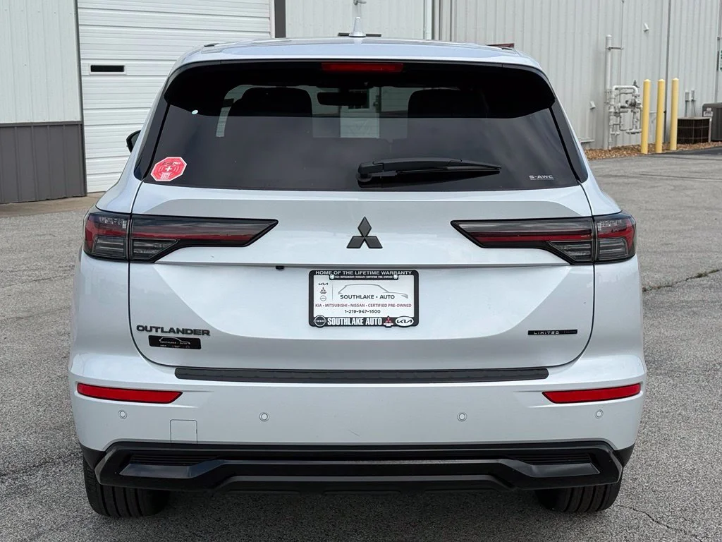 New 2026 White Mitsubishi LE 1.5T S-AWC image 6