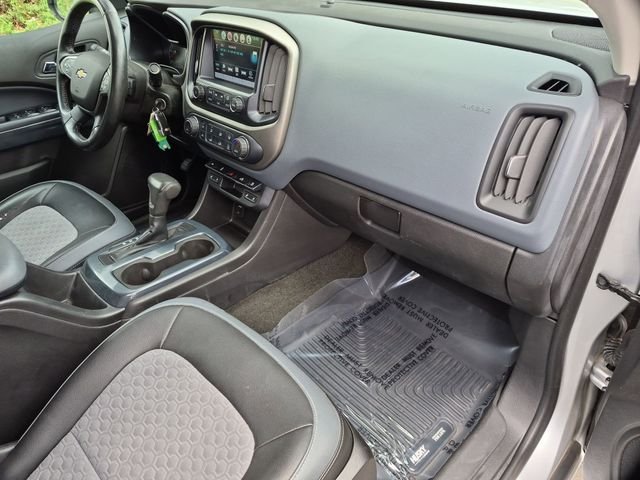 Used 2016 Silver Chevrolet Z71 image 27