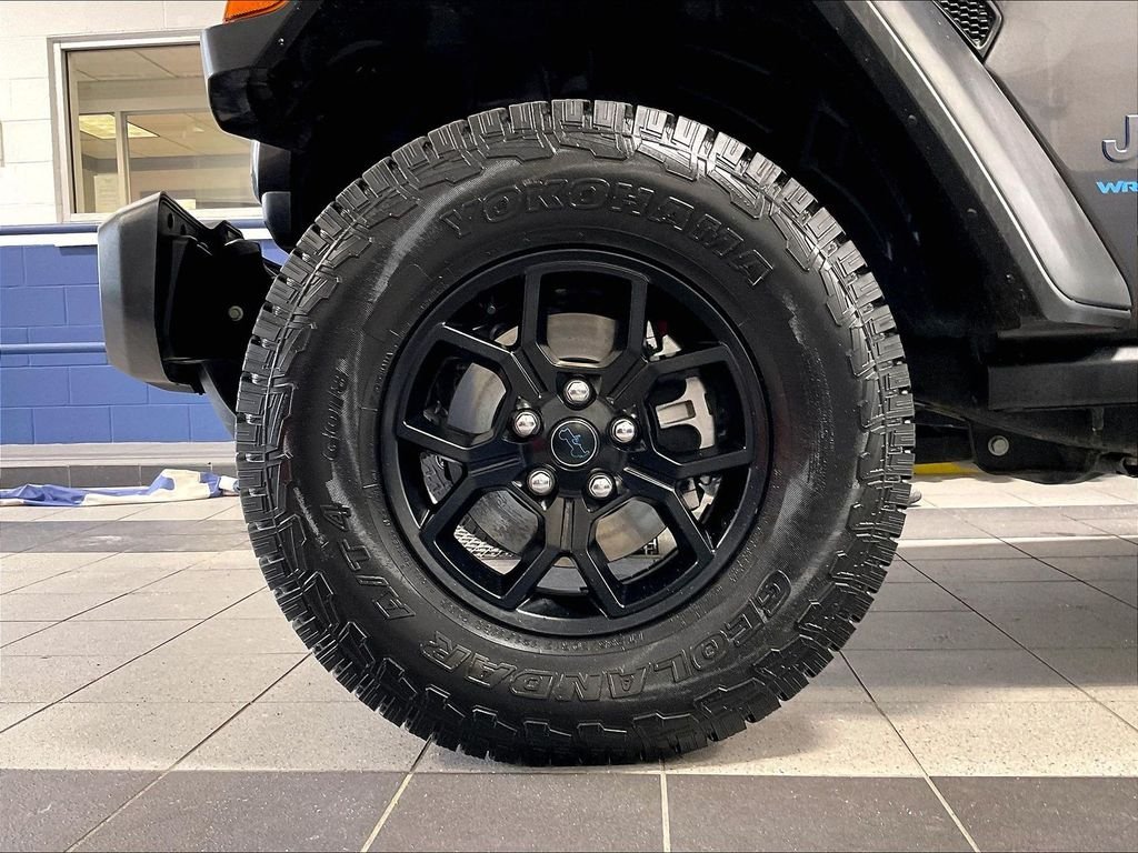 Used 2024 Granite Crystal Metallic Clearcoat Jeep Willys 4xe image 7