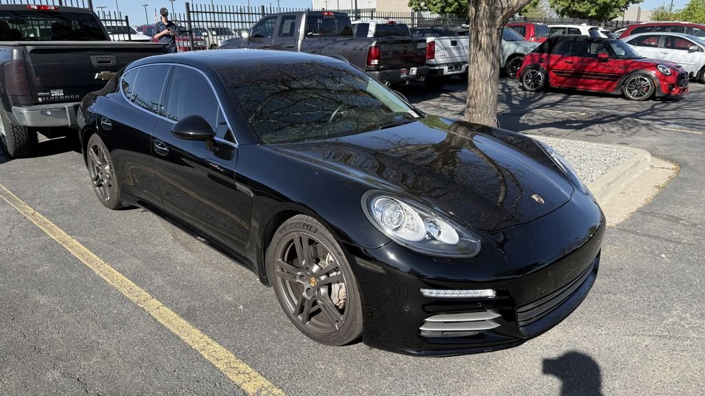 2015 Porsche Panamera S's photo