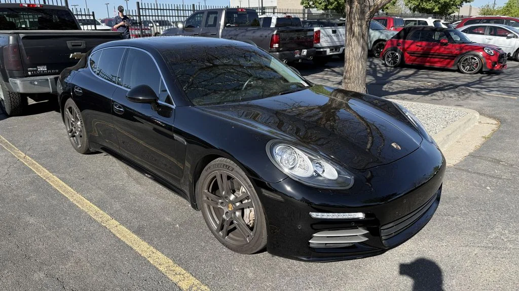 2015 Porsche Panamera S's photo