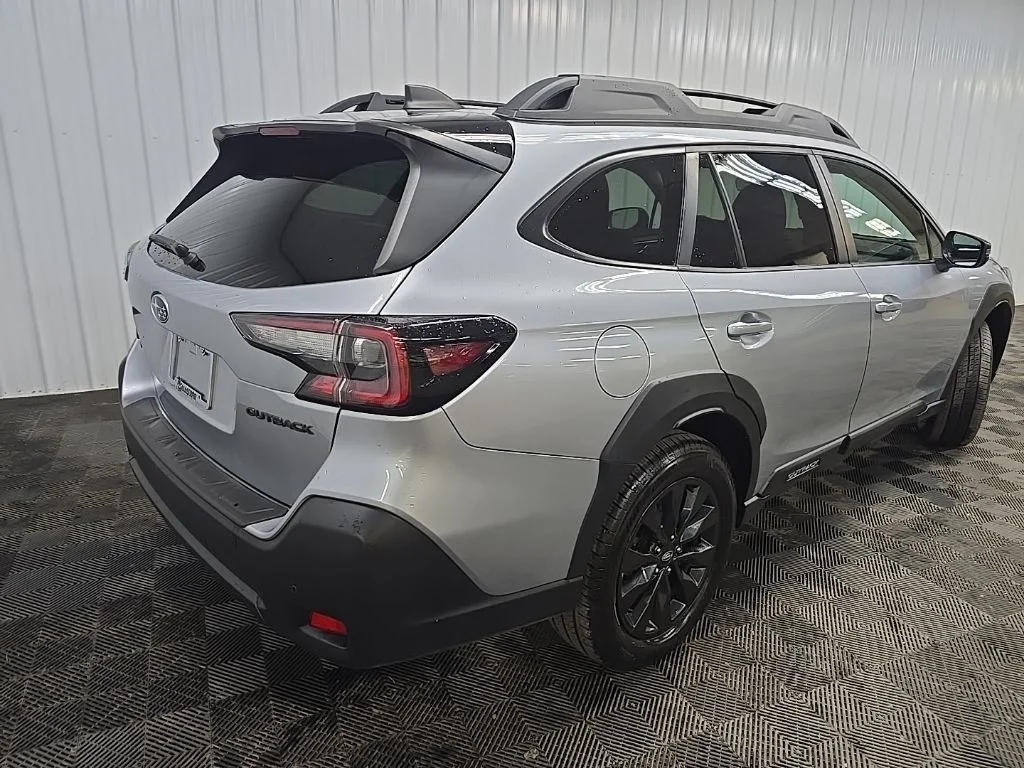 Used 2024 Silver Subaru Onyx Edition image 10
