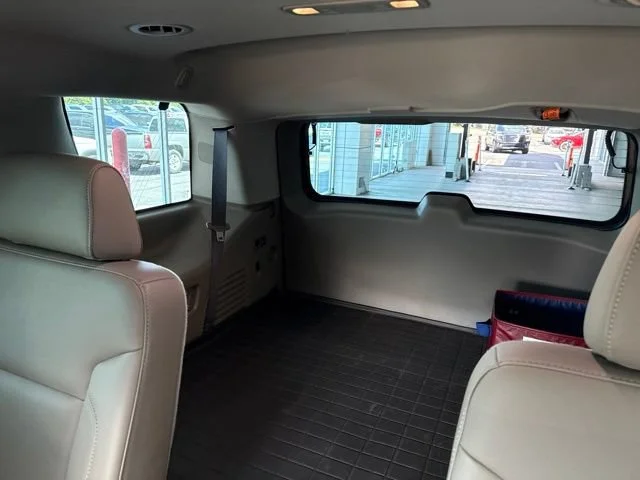 Used 2018 ONYX BLACK GMC SLT image 8
