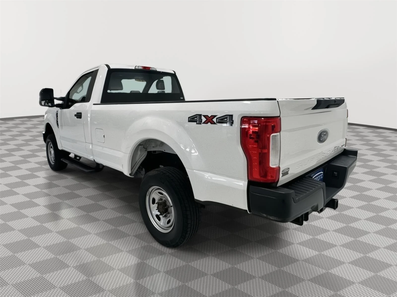 Used 2019 White Ford XL image 3