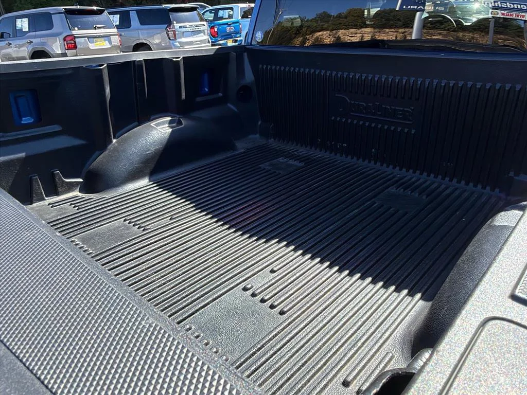 Used 2025 Blue Ford XLT image 26