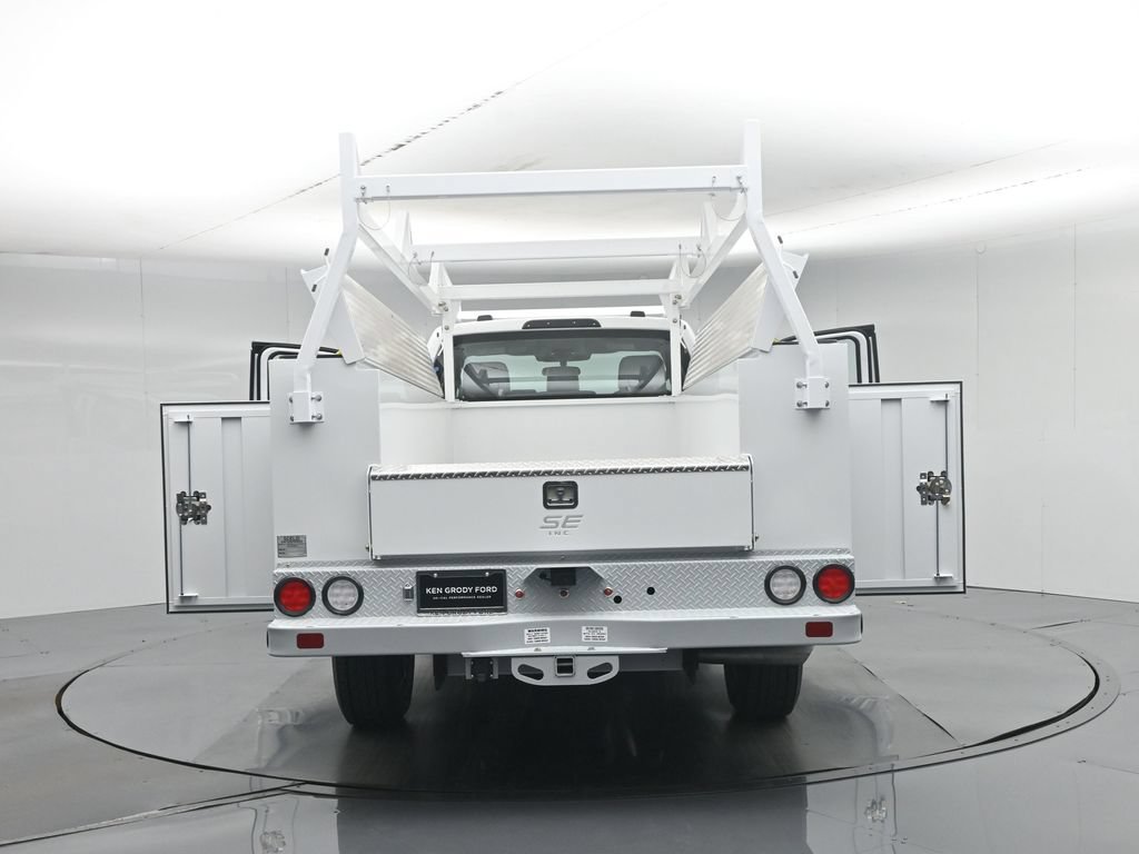 2026 Ford F-350 Super Duty Chassis Cab XL - Photo 35