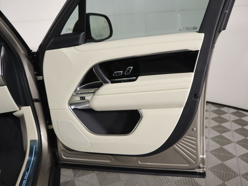 New 2026 Batumi Gold Land Rover SE image 26