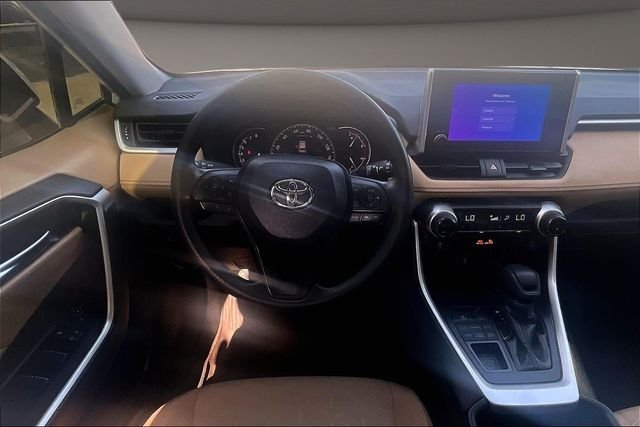 Used 2025 White Toyota XLE image 5