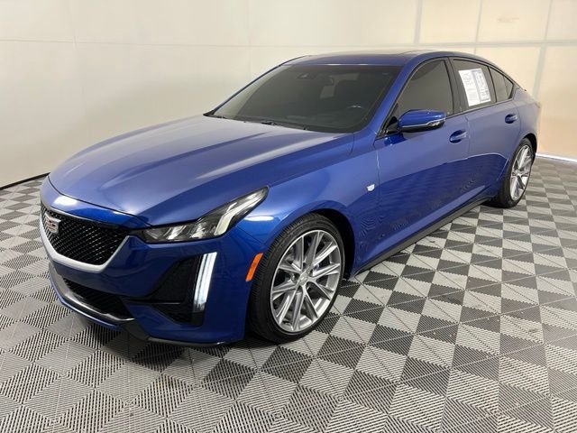 Used 2020  Cadillac Sport image 3