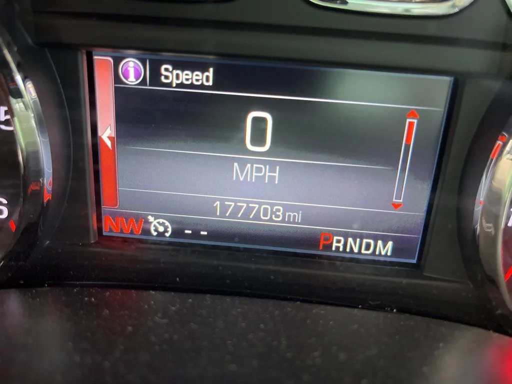 Used 2015 Silver GMC SLT image 6
