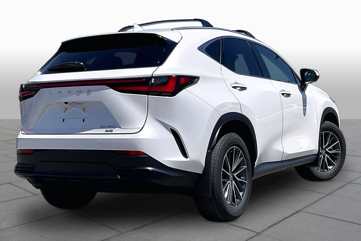 Used 2025 Eminent White Pearl Lexus Premium image 12