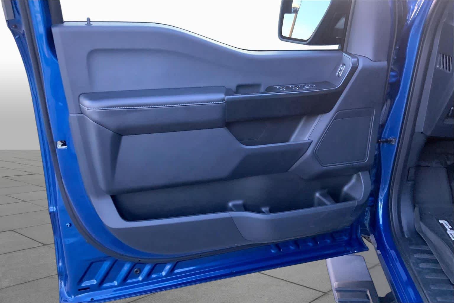 Used 2023 Atlas Blue Metallic Ford XL image 20