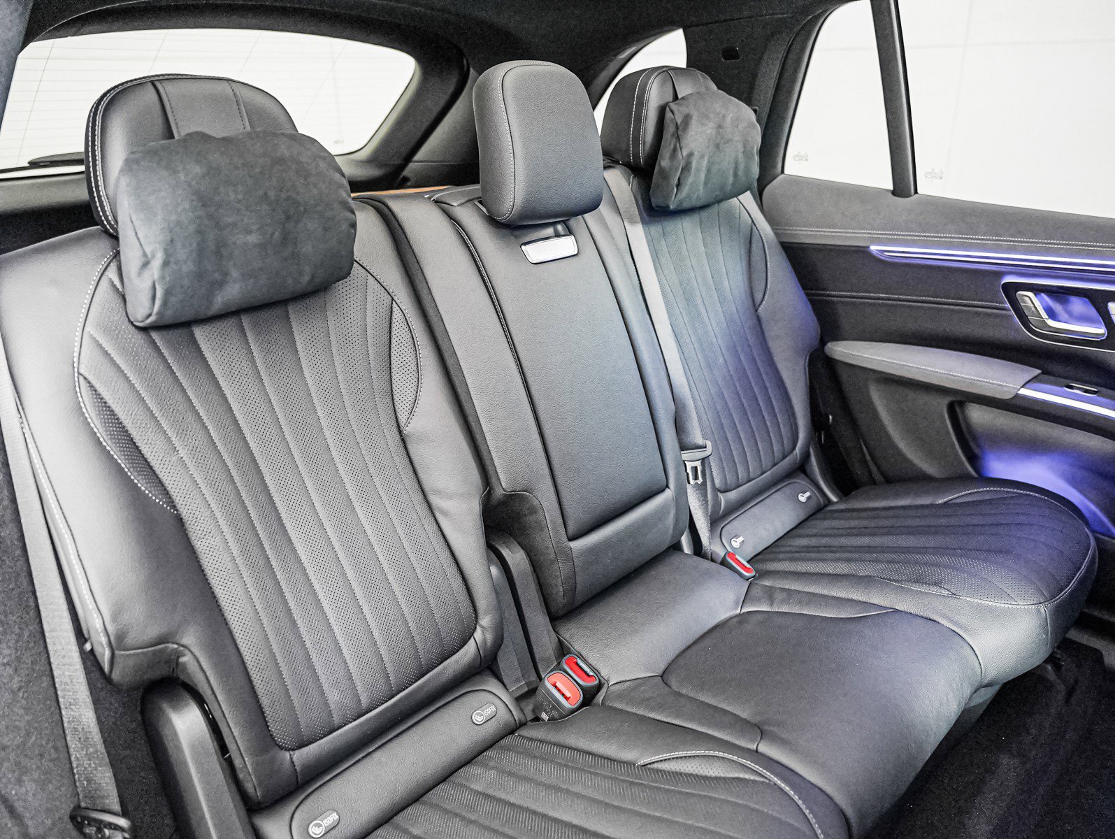 New 2026 Polar White Mercedes-Benz EQS 400 image 12