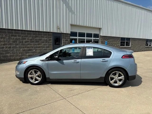 Used 2015 Silver Chevrolet Base image 9