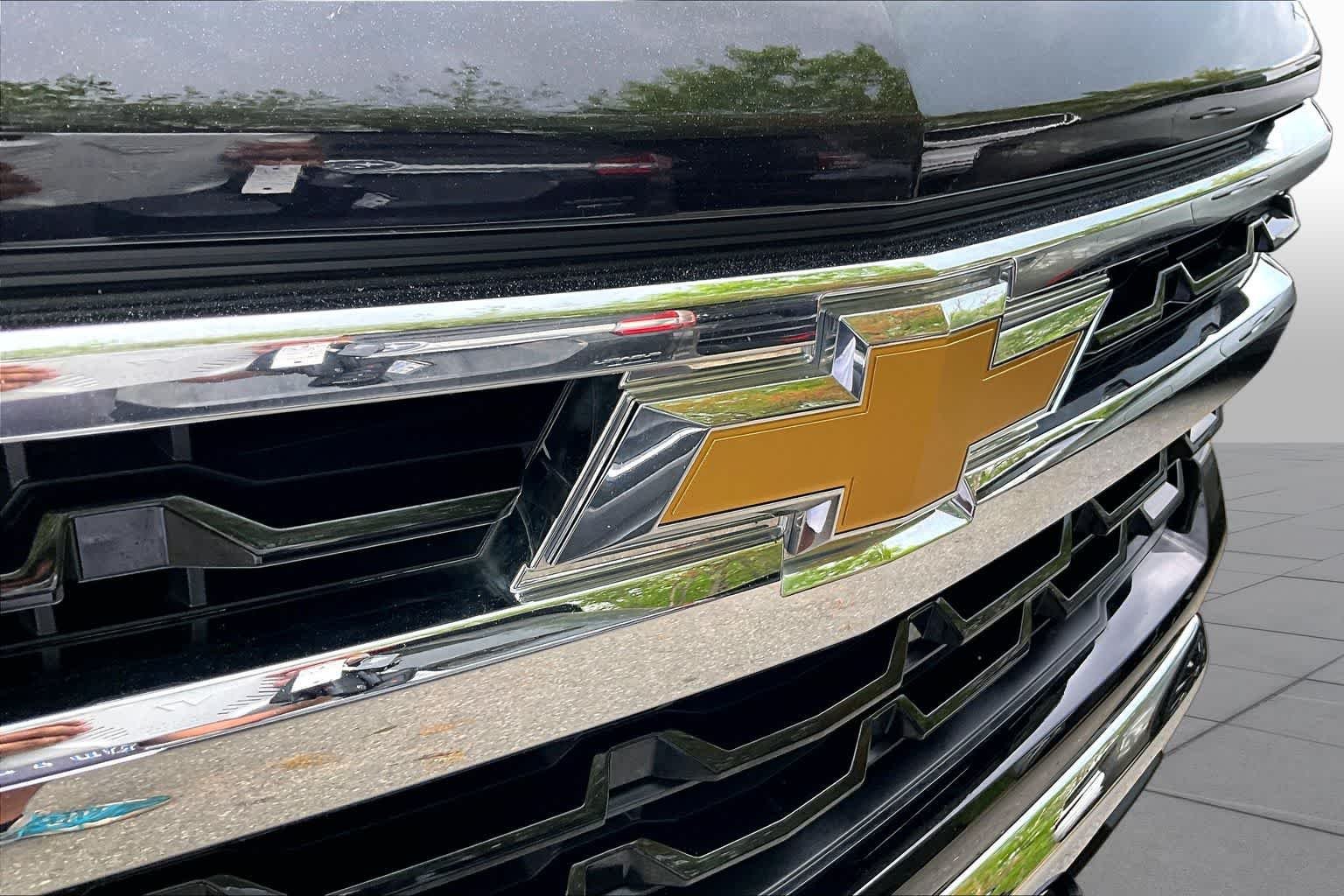 Used 2022 Black Chevrolet LT image 28