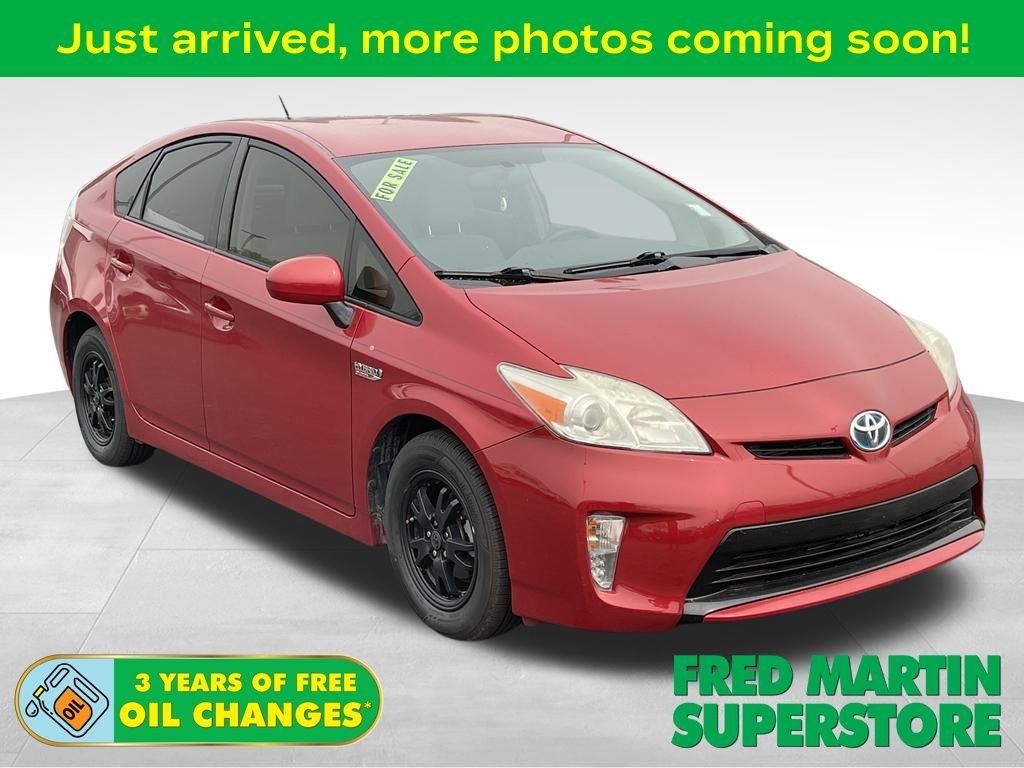 Used 2015 Barcelona Red Metallic Toyota One image 1