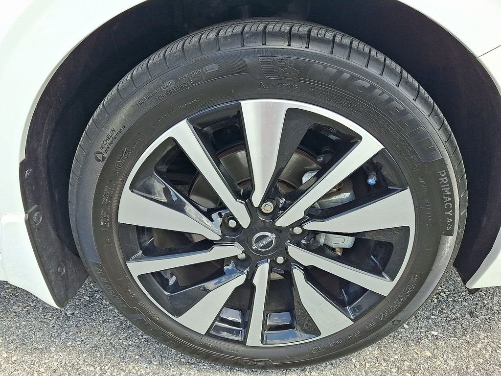Used 2024 White Nissan SV image 9