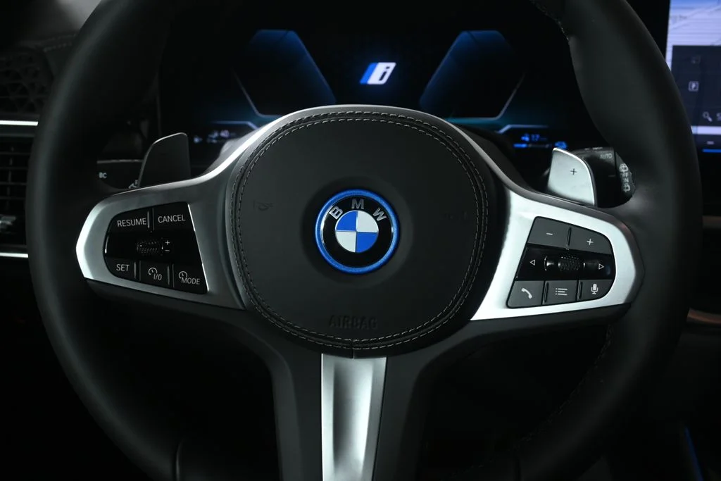 Used 2026 Black BMW xDrive50e image 19