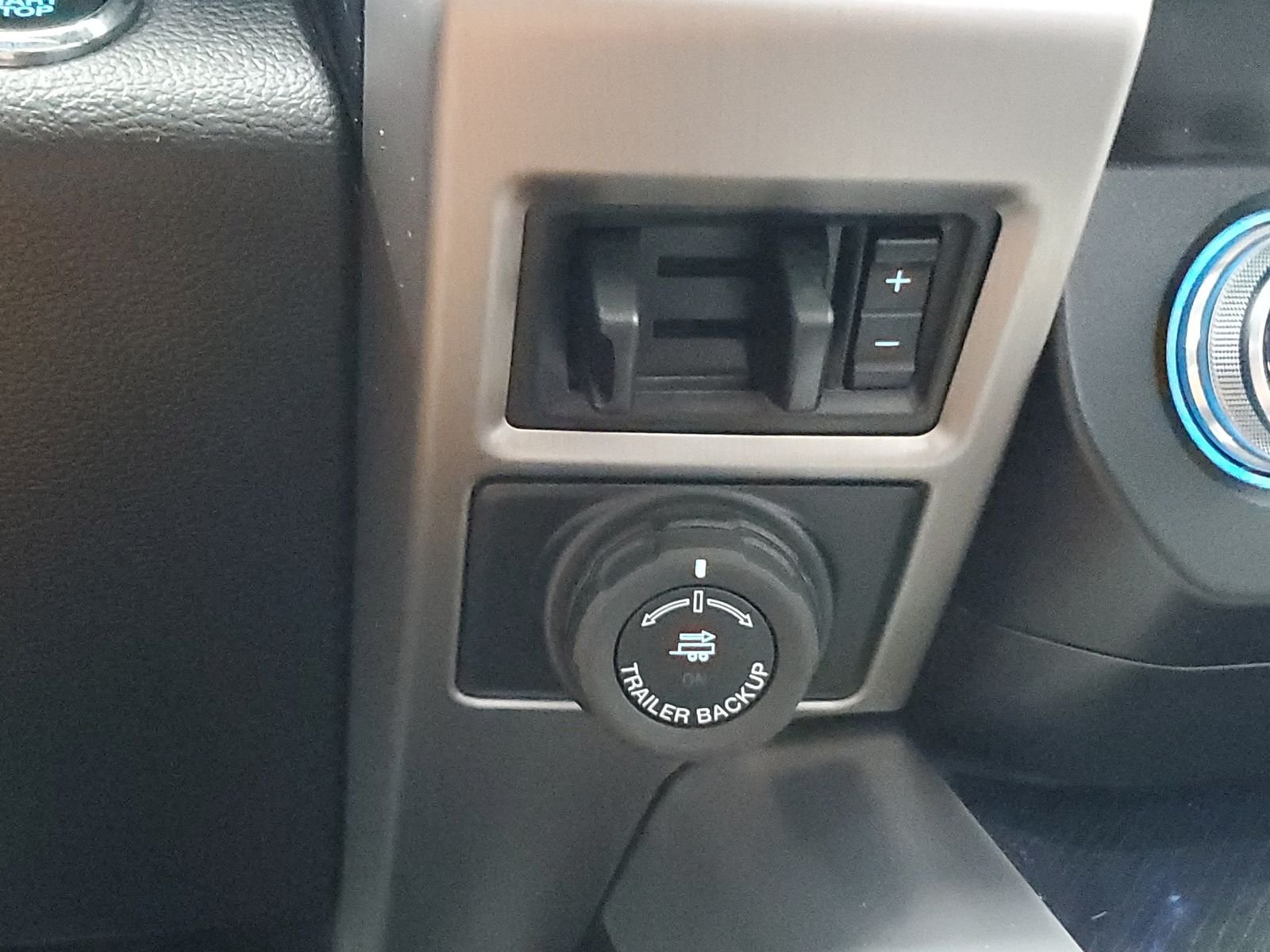 Used 2020 Black Ford Platinum image 26
