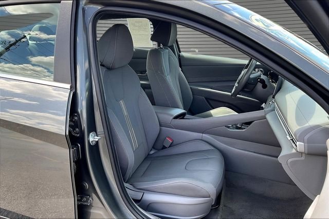 2025 Hyundai Elantra SEL - Photo 31