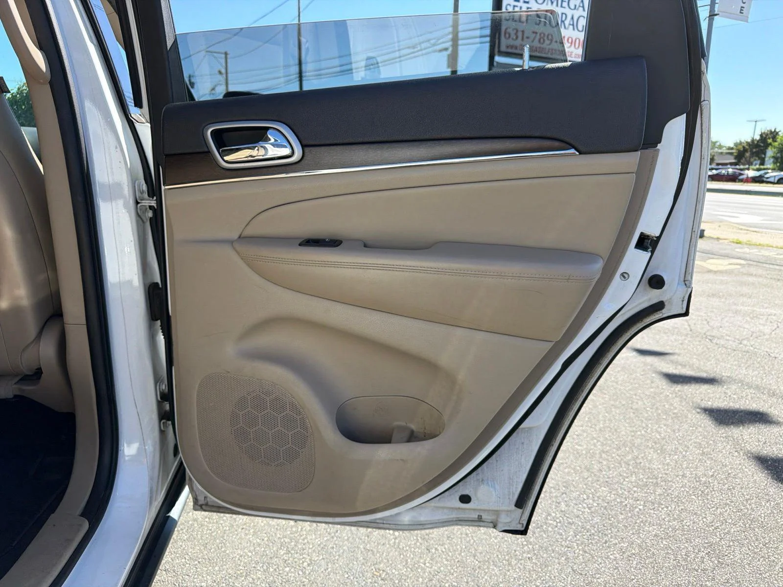 Used 2018 White Jeep Limited image 17