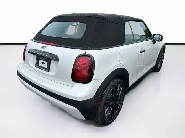 New 2026 White MINI Signature Plus image 6