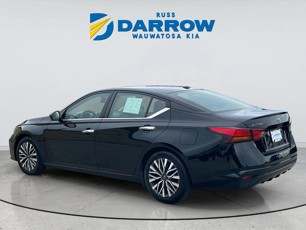 Used 2024 Black Nissan 2.5 SV image 3