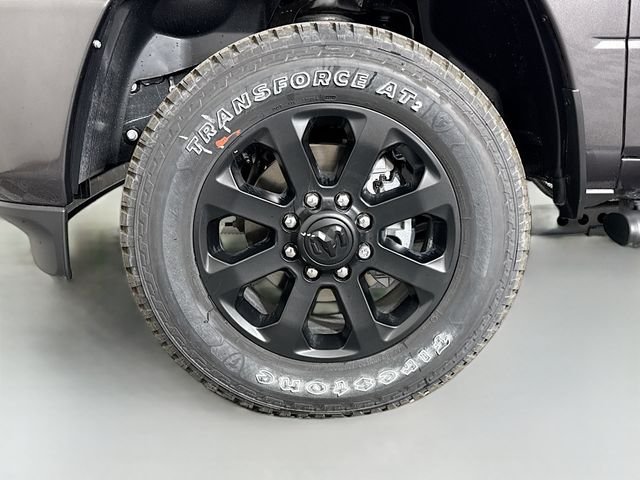 New 2026 Granite Crystal Metallic Clear-Coat Exterior Paint RAM Tradesman image 29