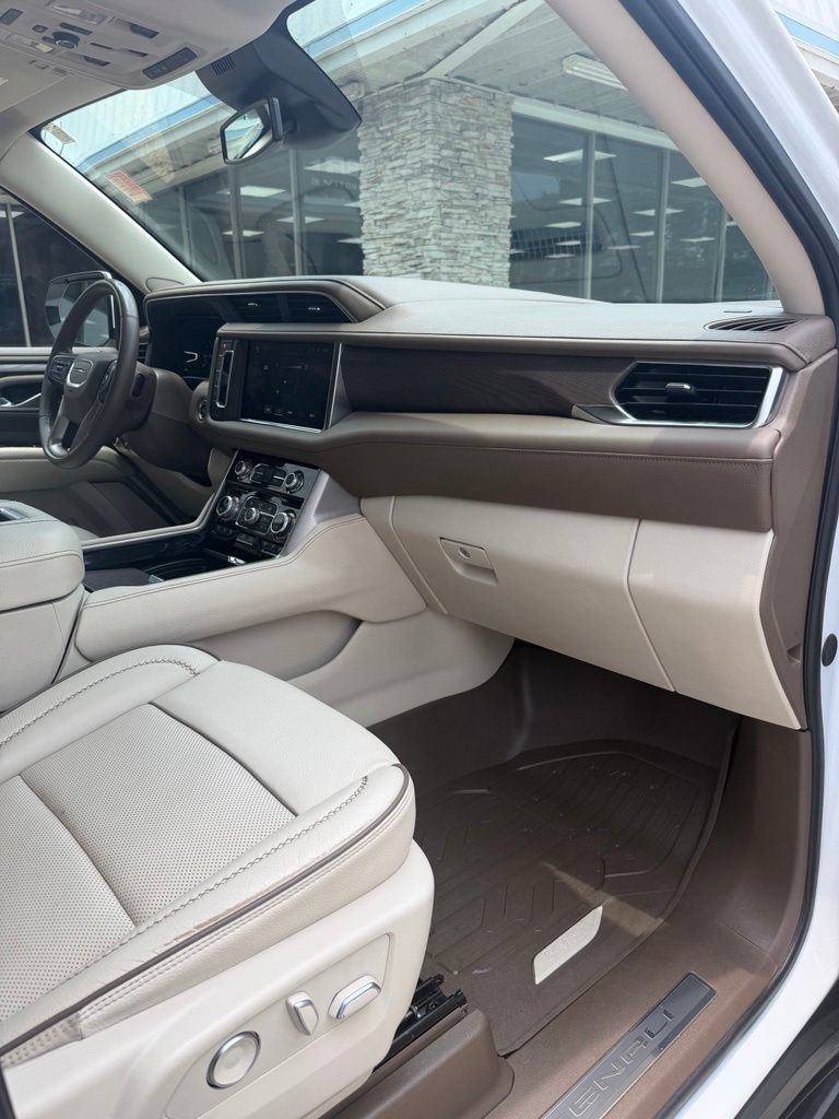 2024 GMC Yukon Denali - Photo 22
