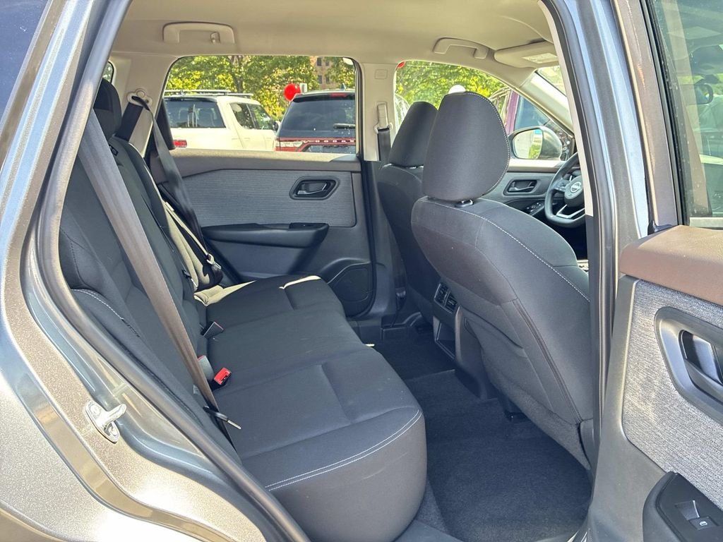 Used 2023 Gray Nissan S image 11