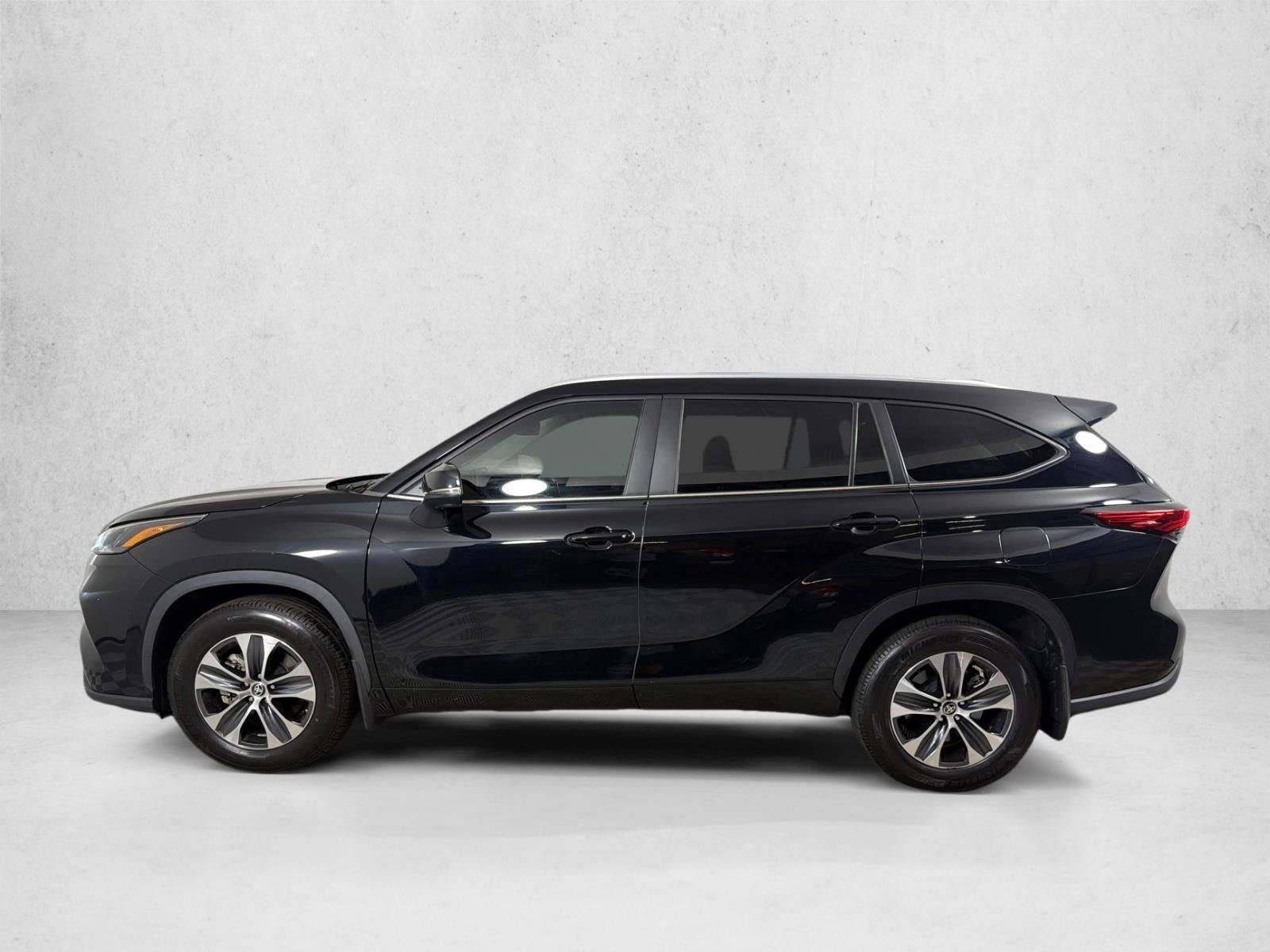 Used 2023 Midnight Black Metallic Toyota XLE image 7