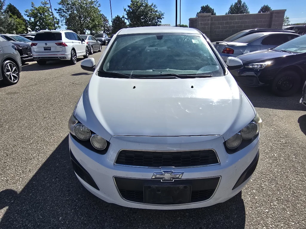 Used 2014 Summit White Chevrolet LT image 19