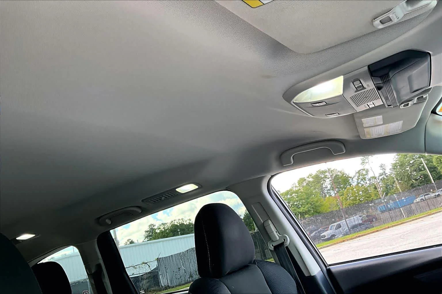 Used 2022 Ice Silver Metallic Subaru Premium image 14