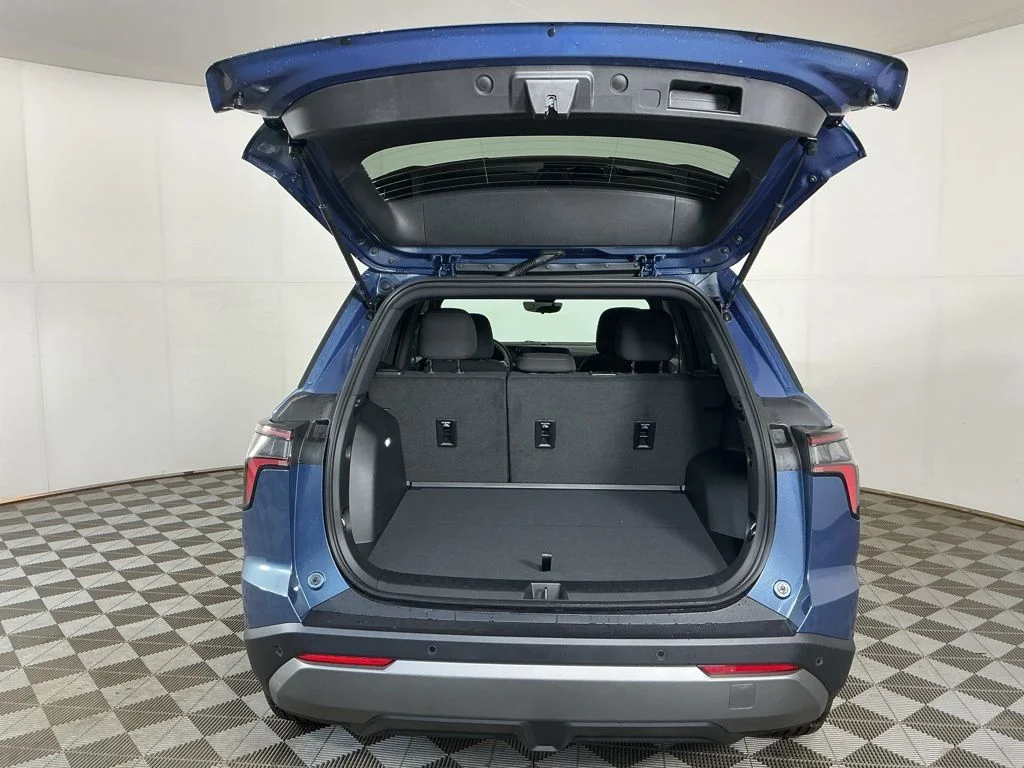 New 2026 Blue Chevrolet LT image 9