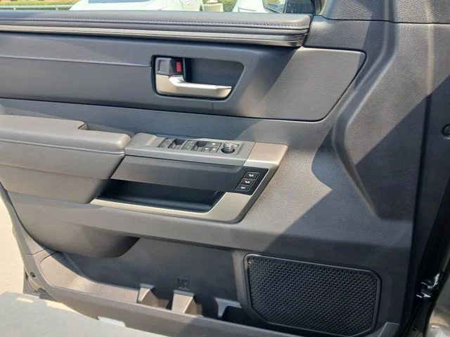 New 2026 Magnetic Gray Metallic Toyota Platinum image 18