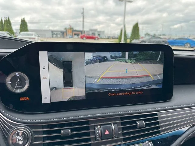 Used 2023 Black Lexus 500 Base image 18