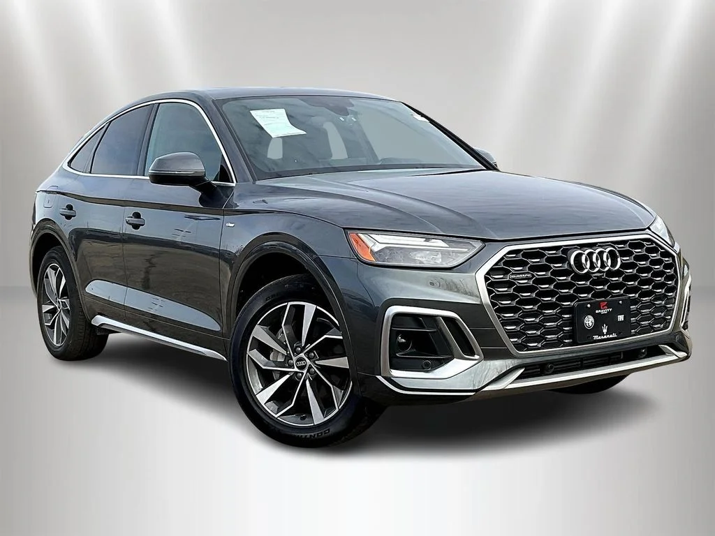 Used 2022 Daytona Gray Pearl Effect Audi 45 S line Premium image 3