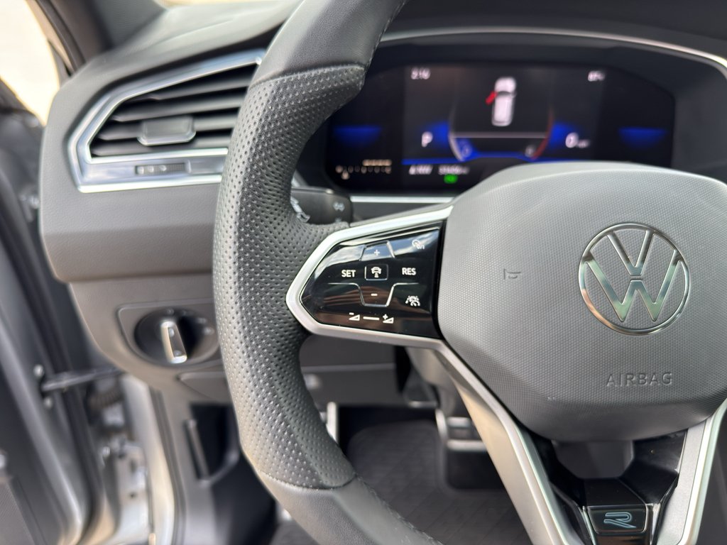 Used 2022 Pyrite Silver Metallic Volkswagen SE R-Line Black image 18