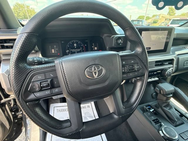 2025 Toyota Tacoma SR5 - Photo 18