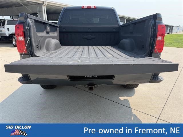 Used 2019 GRAPHITE METALLIC Chevrolet LT image 10
